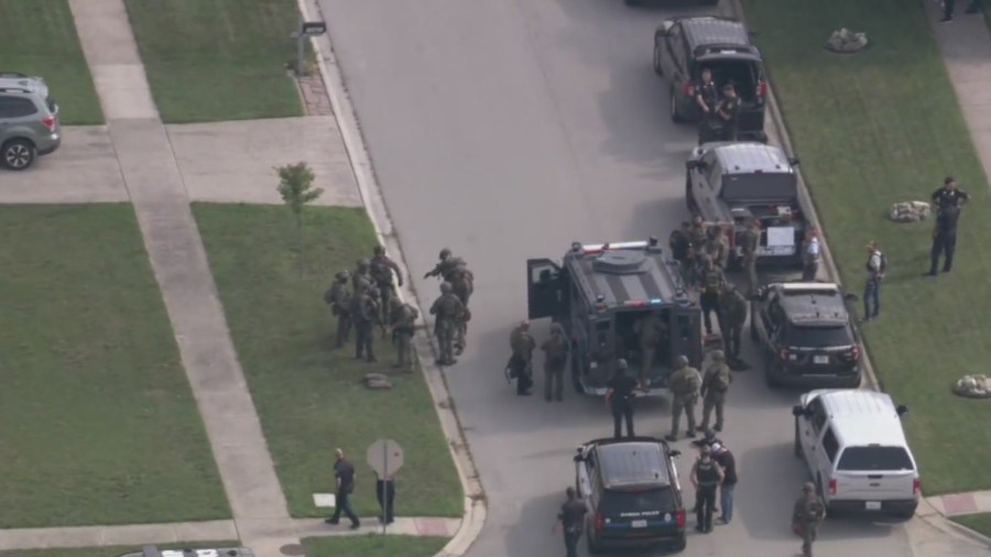Homer Glen residents asked to shelter in place amid barricade situation