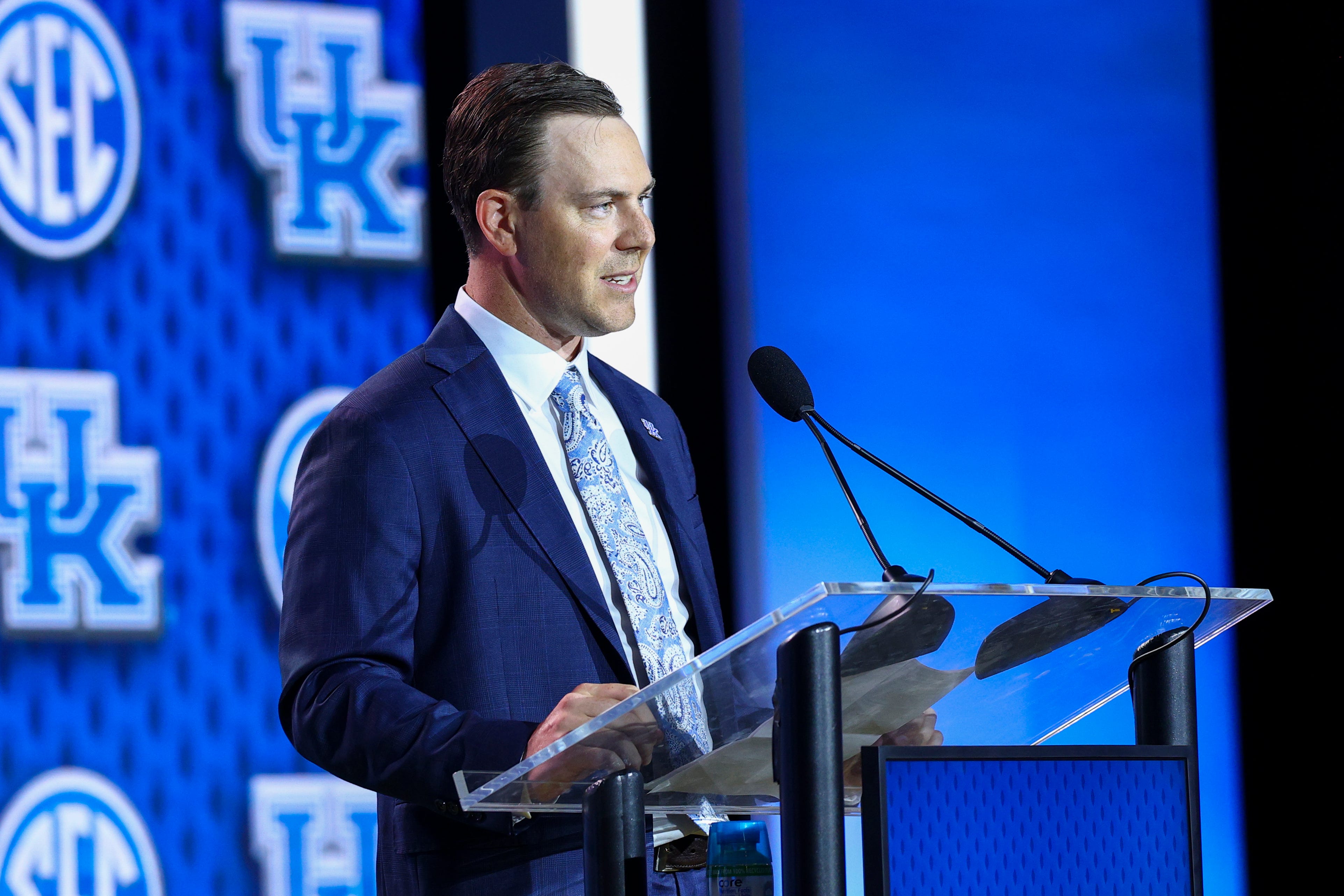Kentucky left out of preseason AP Top 25, set to face gauntlet