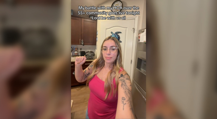 A 28-year-old influencer inherited a home in a Florida 55+ community — now the HOA has raised $155,000 to force her out