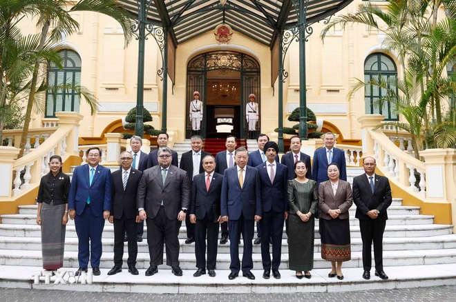 Với Việt Nam, ASEAN là đại gia đình gần gũi, các láng giềng rất thân thiết