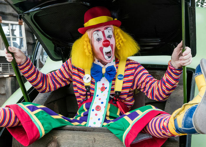 38 private investigators share the most bizarre things they’ve encountered