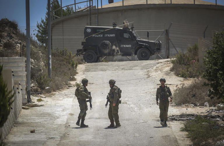 IDF soldier injured by stray bullet in basic training, taken to ...