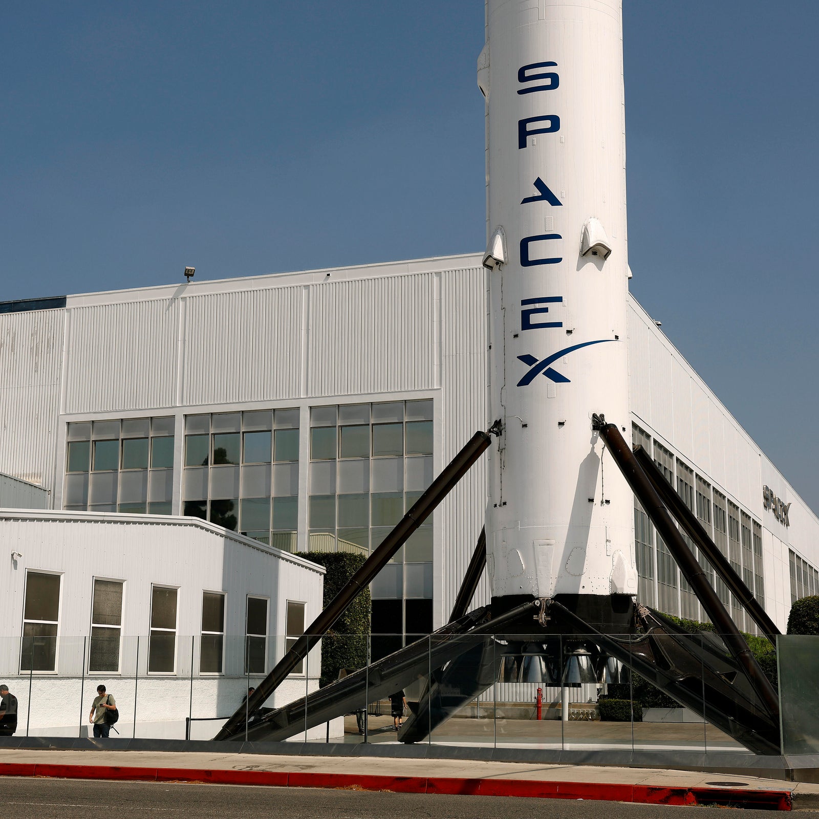 SpaceX shows strong growth in its first earnings report since IPO