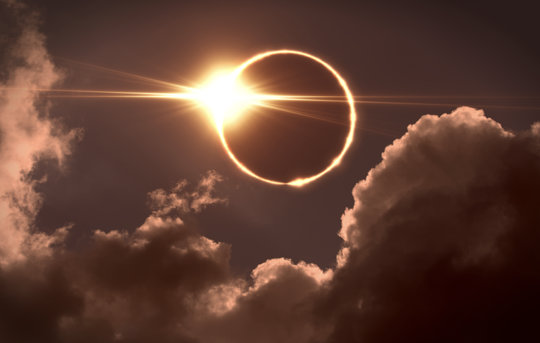 Volledige zonsverduistering, zoals te zien zal zijn in IJsland en Spanje. Foto: Adobe Stock