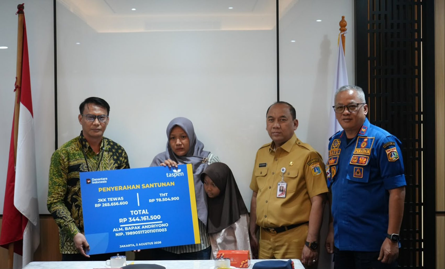 Gerak Cepat! TASPEN Serahkan Manfaat THT & JKK Petugas Damkar yang Gugur saat Bertugas