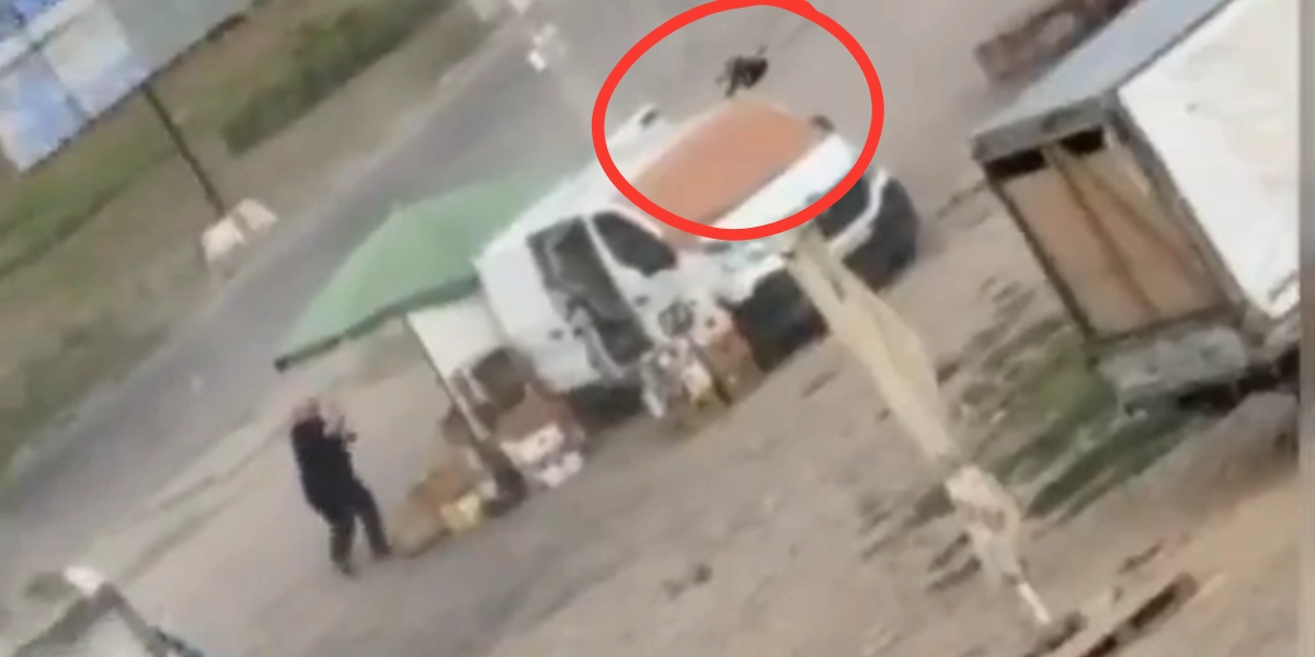 Horrifying video shows Russian drone chasing vegetable seller before ...