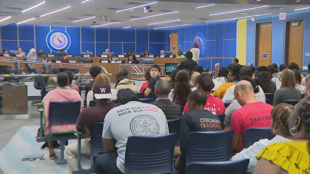 Chicago school board scrambles to find $150 million to balance budget, make payroll