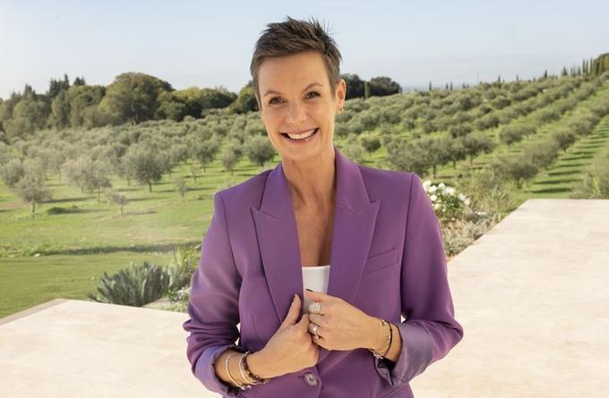 surprise-dans-le-paf-sandrine-dans-arrive-sur-tf1