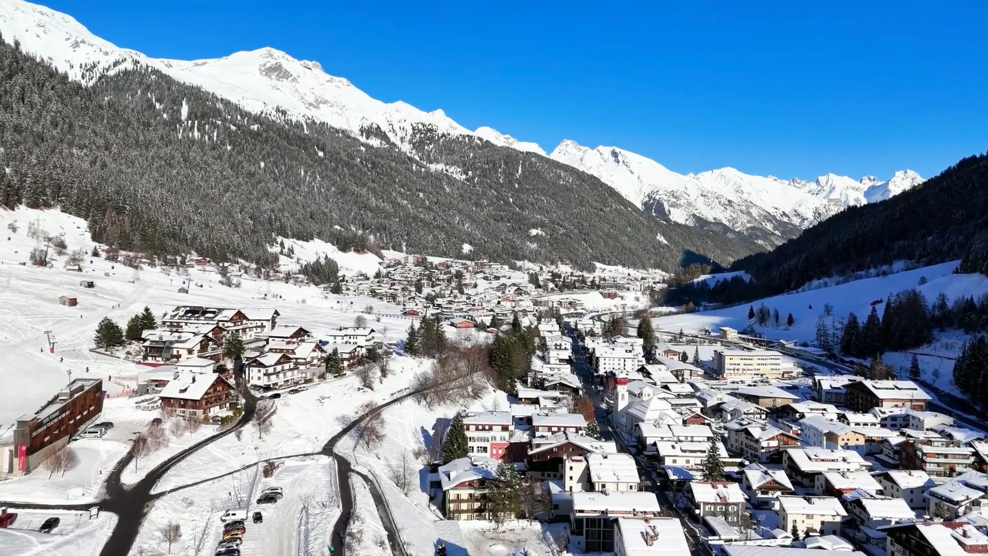 St. Anton: Drone tours the gateway to the Arlberg ski region - Worldwide