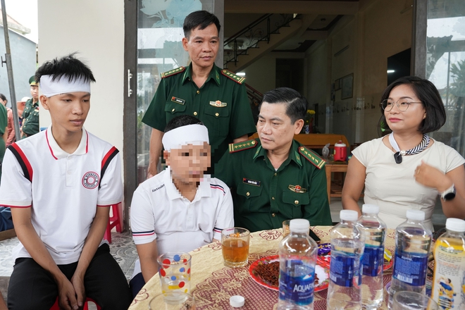 Con trai nhỏ của vợ chồng bị điện giật chết ở Đà Nẵng được nhận là con nuôi đồn biên phòng