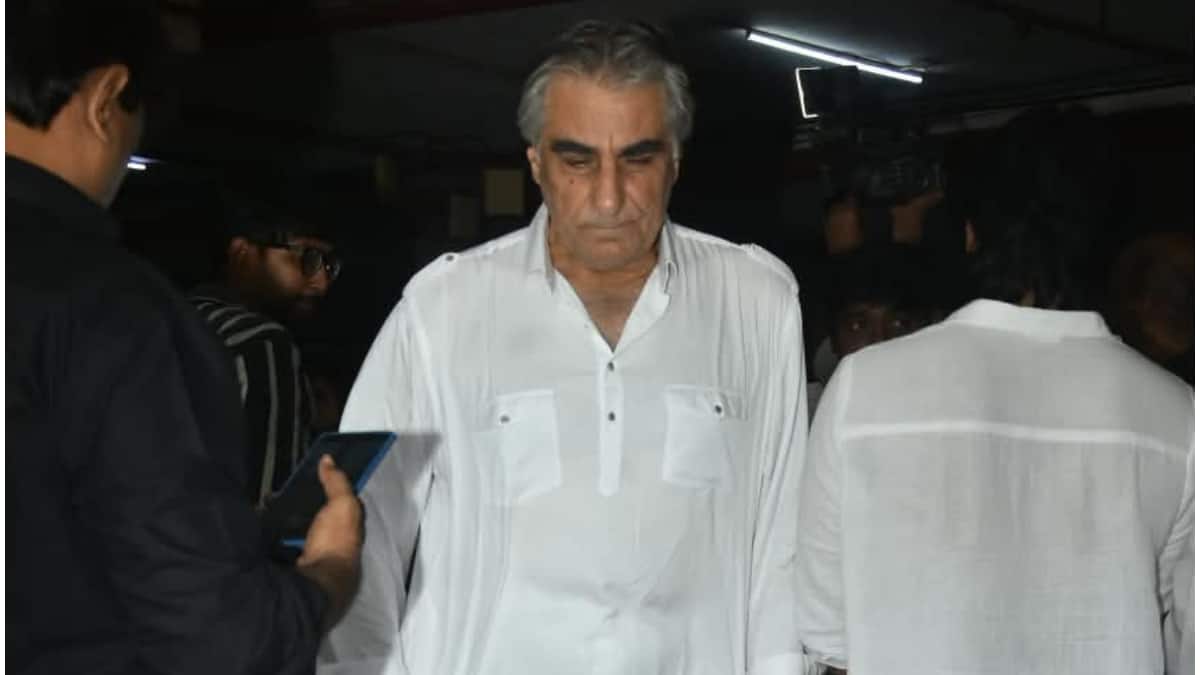abp-live-celeb-spotted-aamir-khan-ali-khan-raza-murad-shailendra
