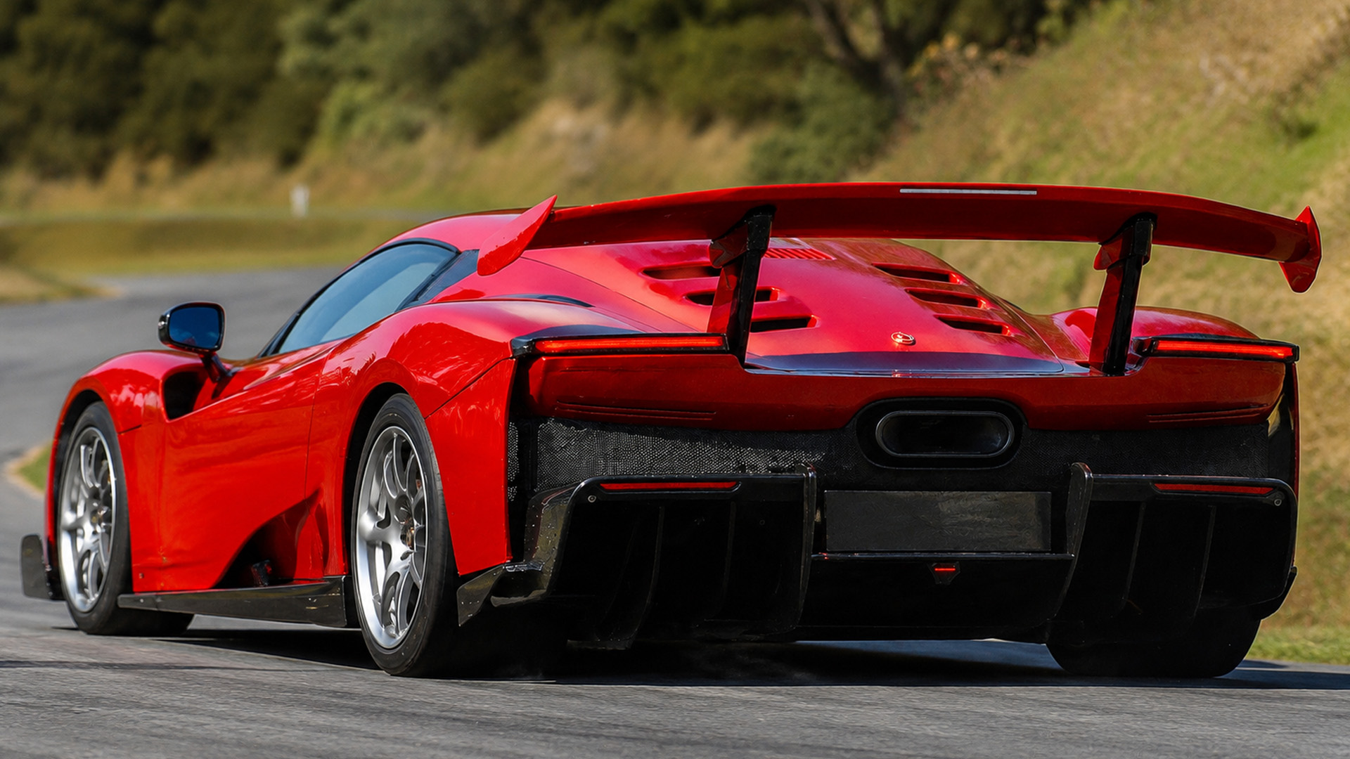 ferrari-f80-revela-aerodin-mica-traseira-agressiva