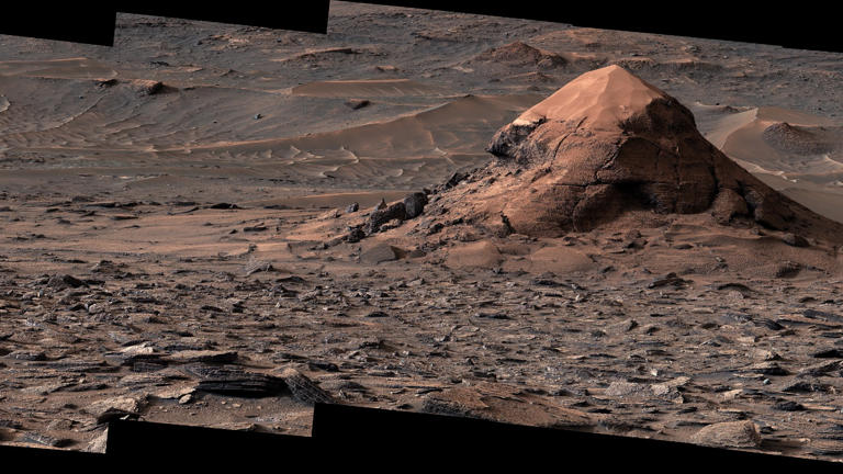 Curiosity rover spots mysterious honeycombs on Mars | Space photo of ...