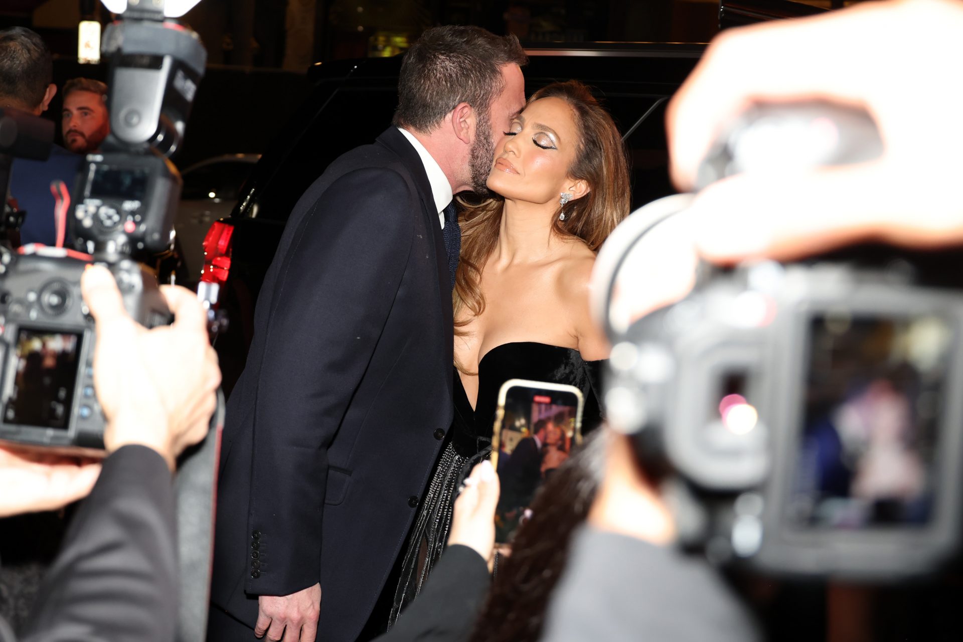 How many times has Jennifer Lopez been married and divorced?