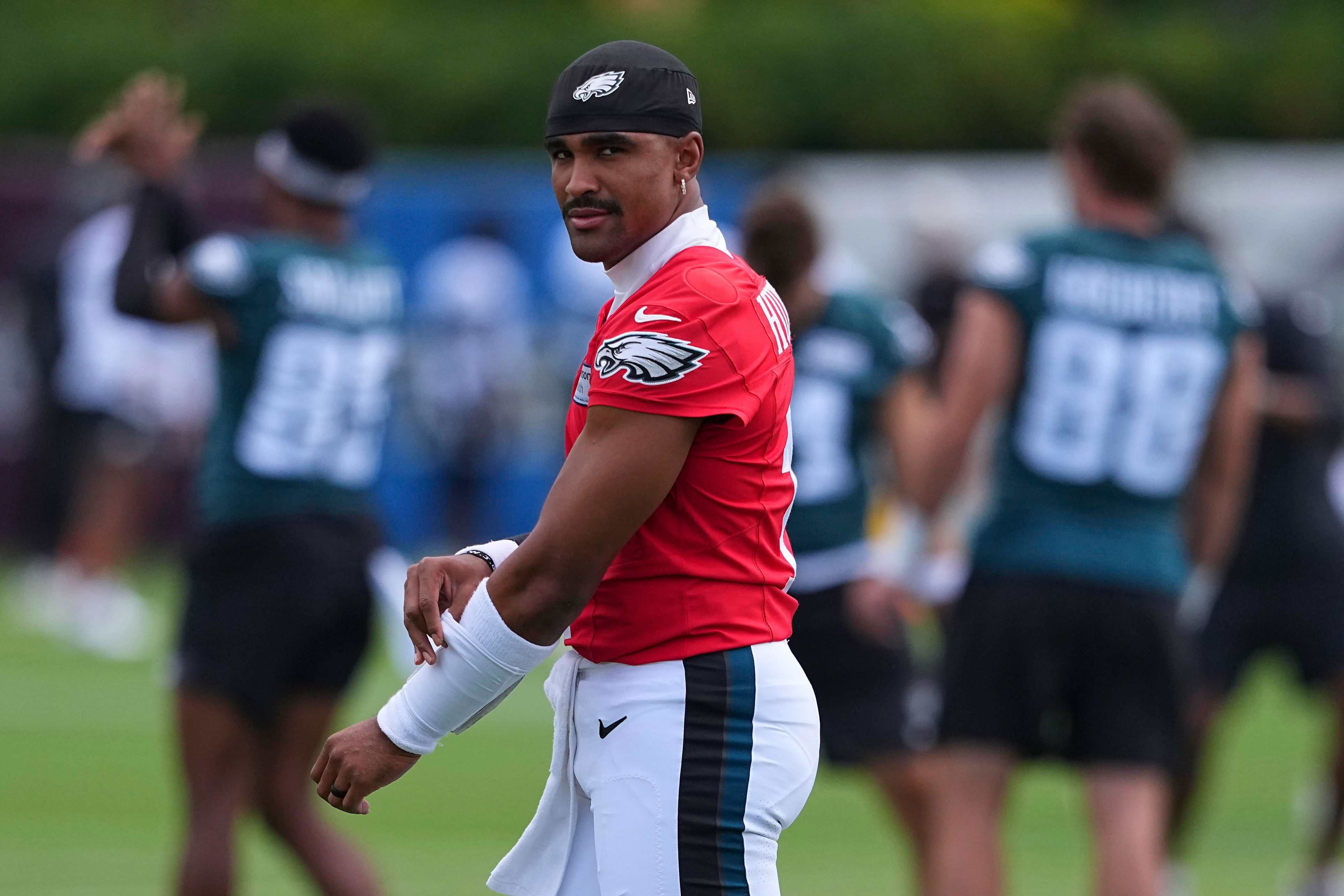 Eagles training camp practice notes: Jalen Hurts looked sharp