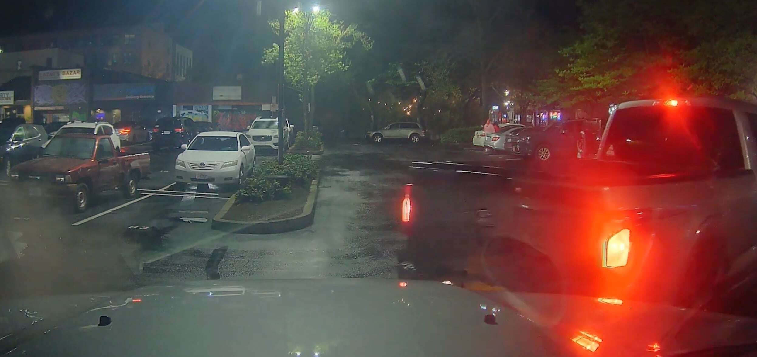 Video shows Oregon football assistant coach leaving scene of crash that ...