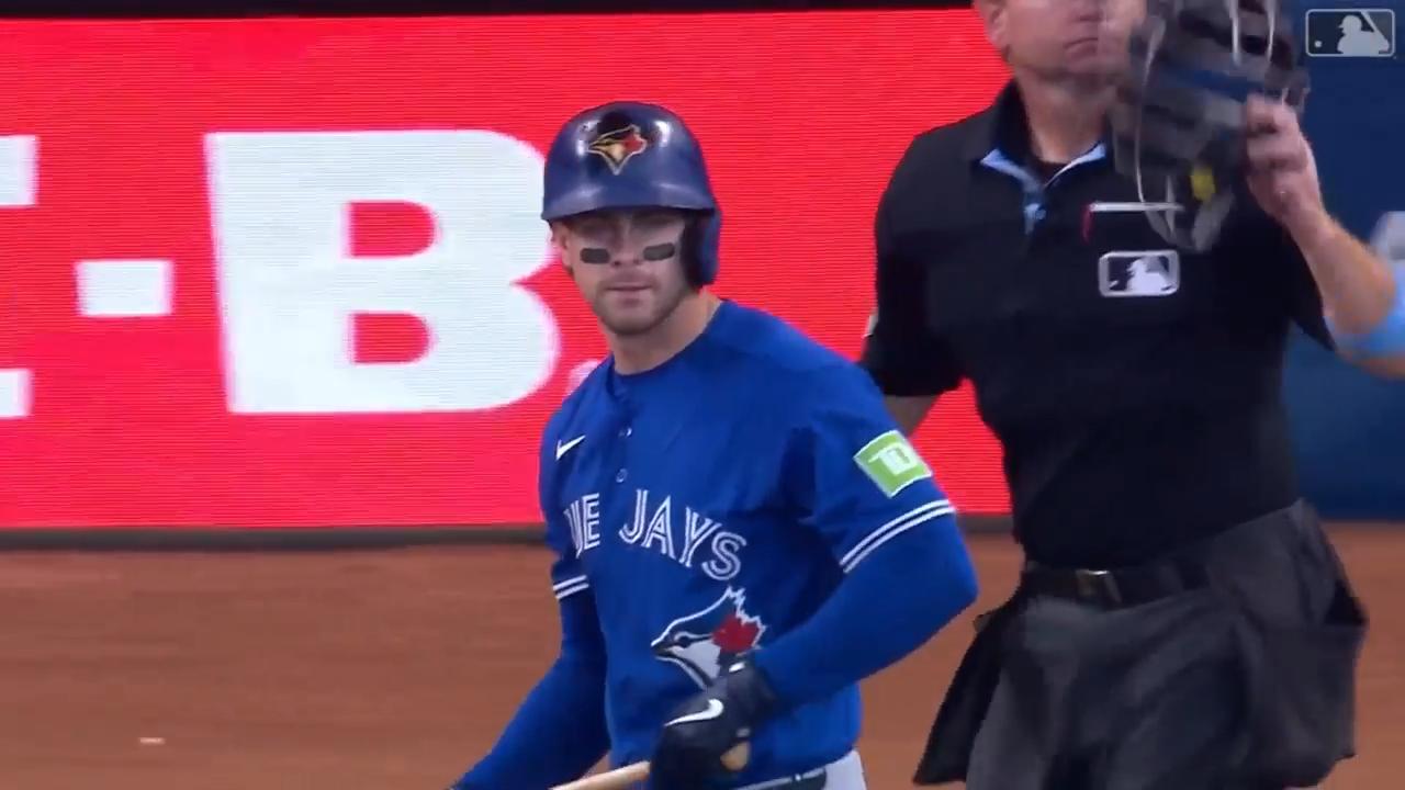 Clement's 10th-inning HR lifts Blue Jays