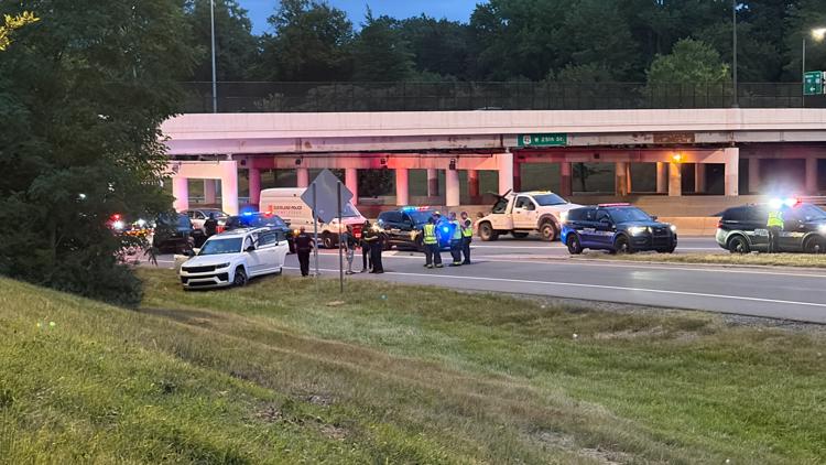 Cleveland police continue search for suspects in I-71 shooting that left 2 injured, including 8-year-old girl