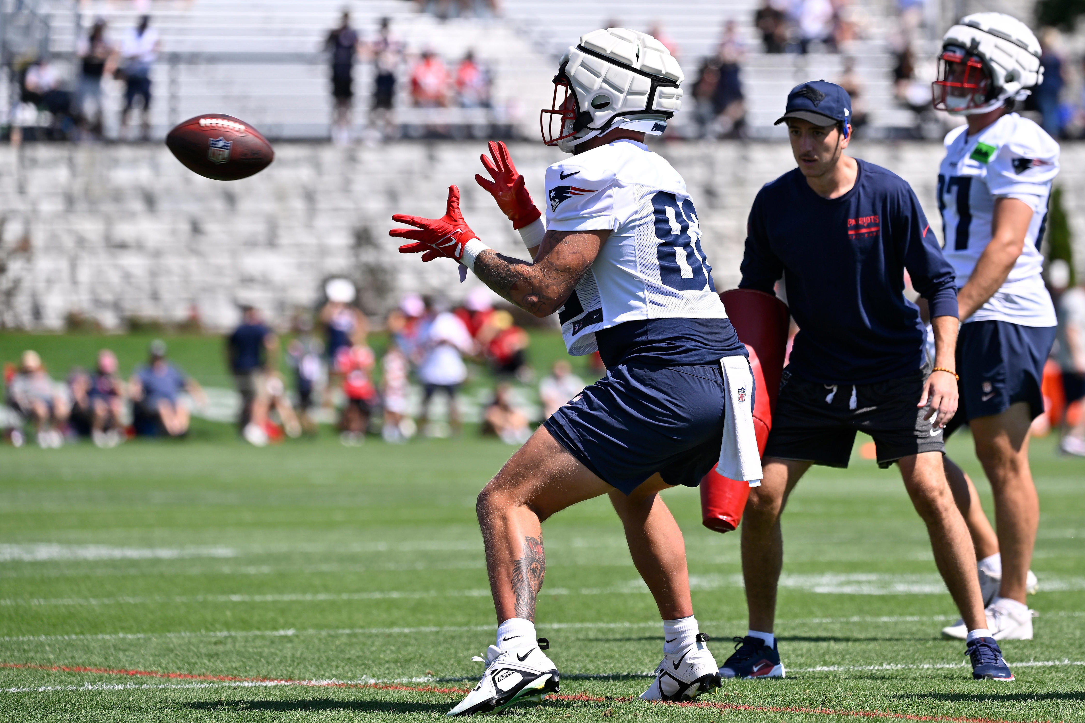 Patriots TE returns for first time at training camp practice