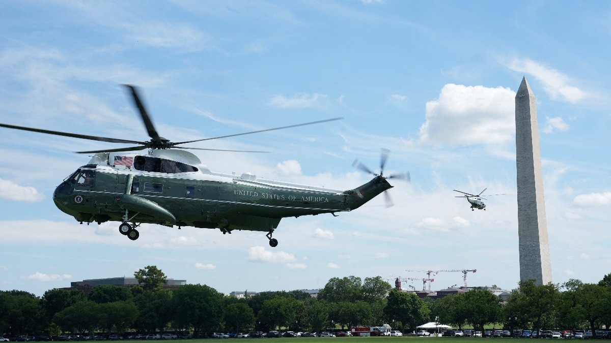 Trump's chopper flies too close to passenger jet near Washington ...