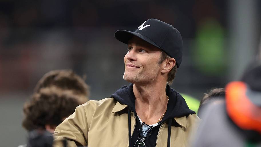 Tom Brady shows off chiseled physique on yacht with mystery woman in France