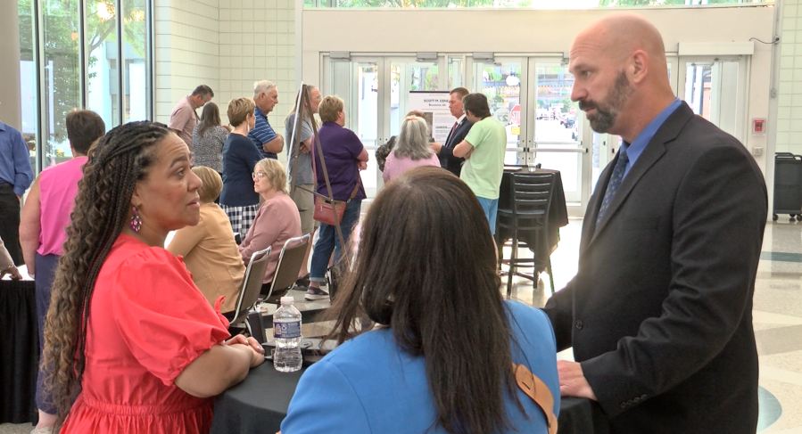 Finalists for Sioux City police chief meet with public