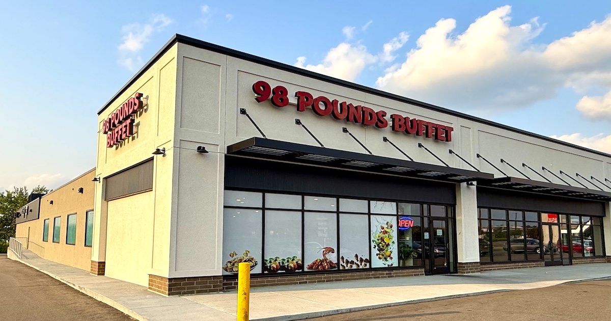 This seafood buffet in Minnesota keeps diners coming back for more