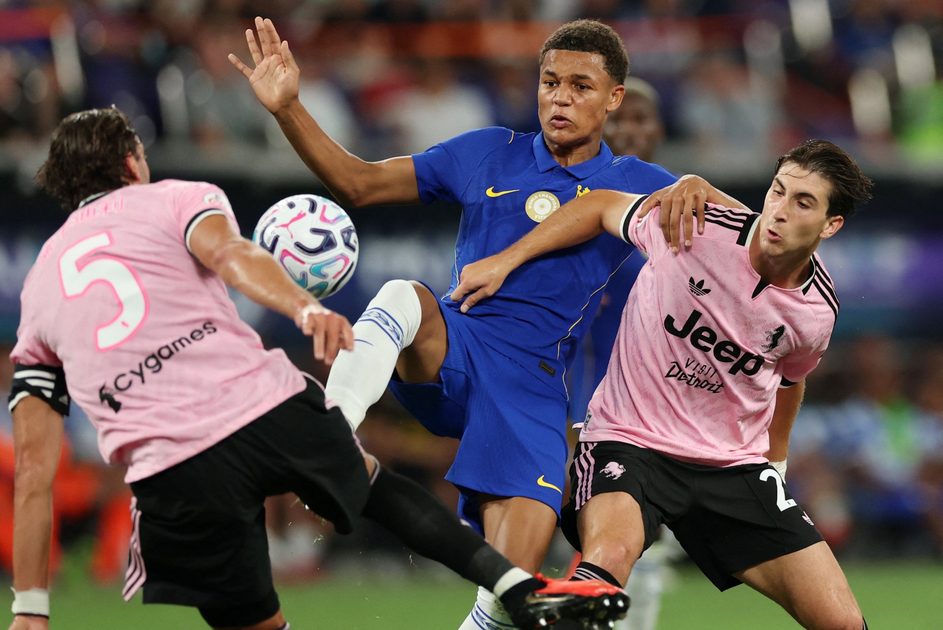 Mahdi Nicoll-Jazuli in action against the Italian giants (Picture: REUTERS)