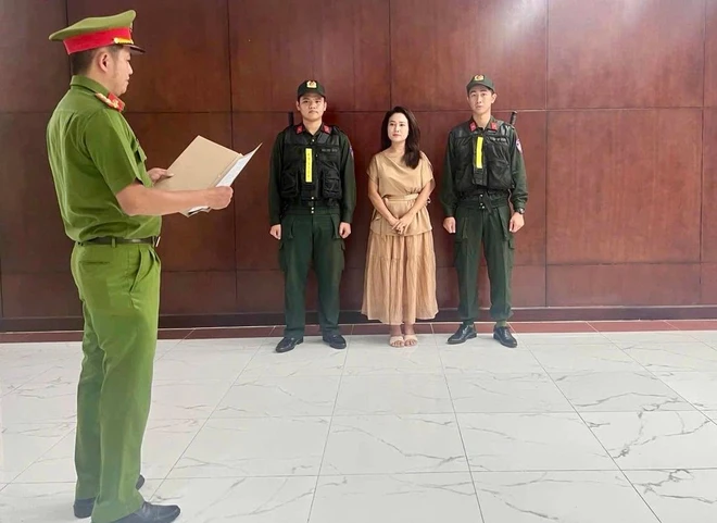Từ vụ ca sĩ Phương Diễm Huyền: Hát cover, livestream kiếm tiền khi nào có thể bị khởi tố?