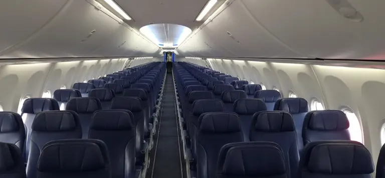 73-årig døde under voldsom turbulens: blev kastet ud af sædet