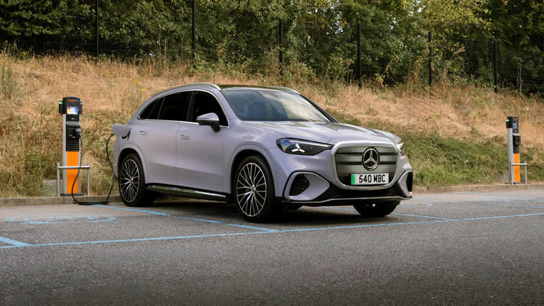 Mercedes-Benz and ChargePoint partner to deliver full end-to-end fleet ...