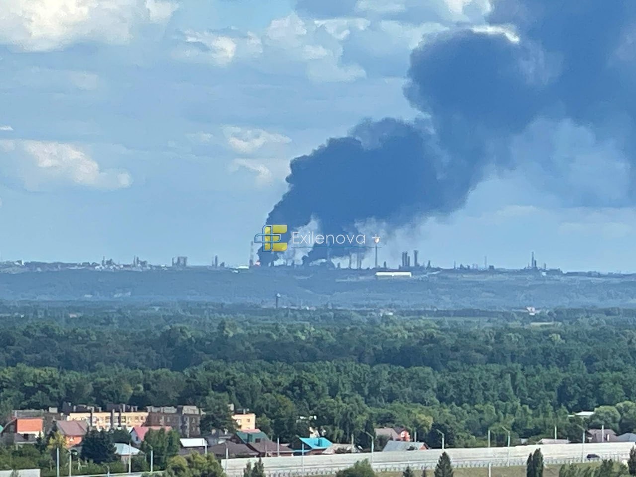 Ukraine tập kích cơ sở hậu phương Nga, Moscow đáp trả bằng loạt tên lửa