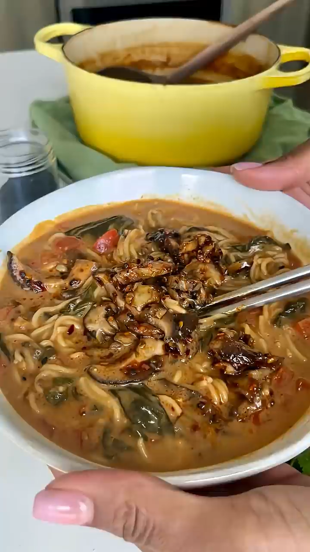 easy-red-curry-peanut-ramen-recipe
