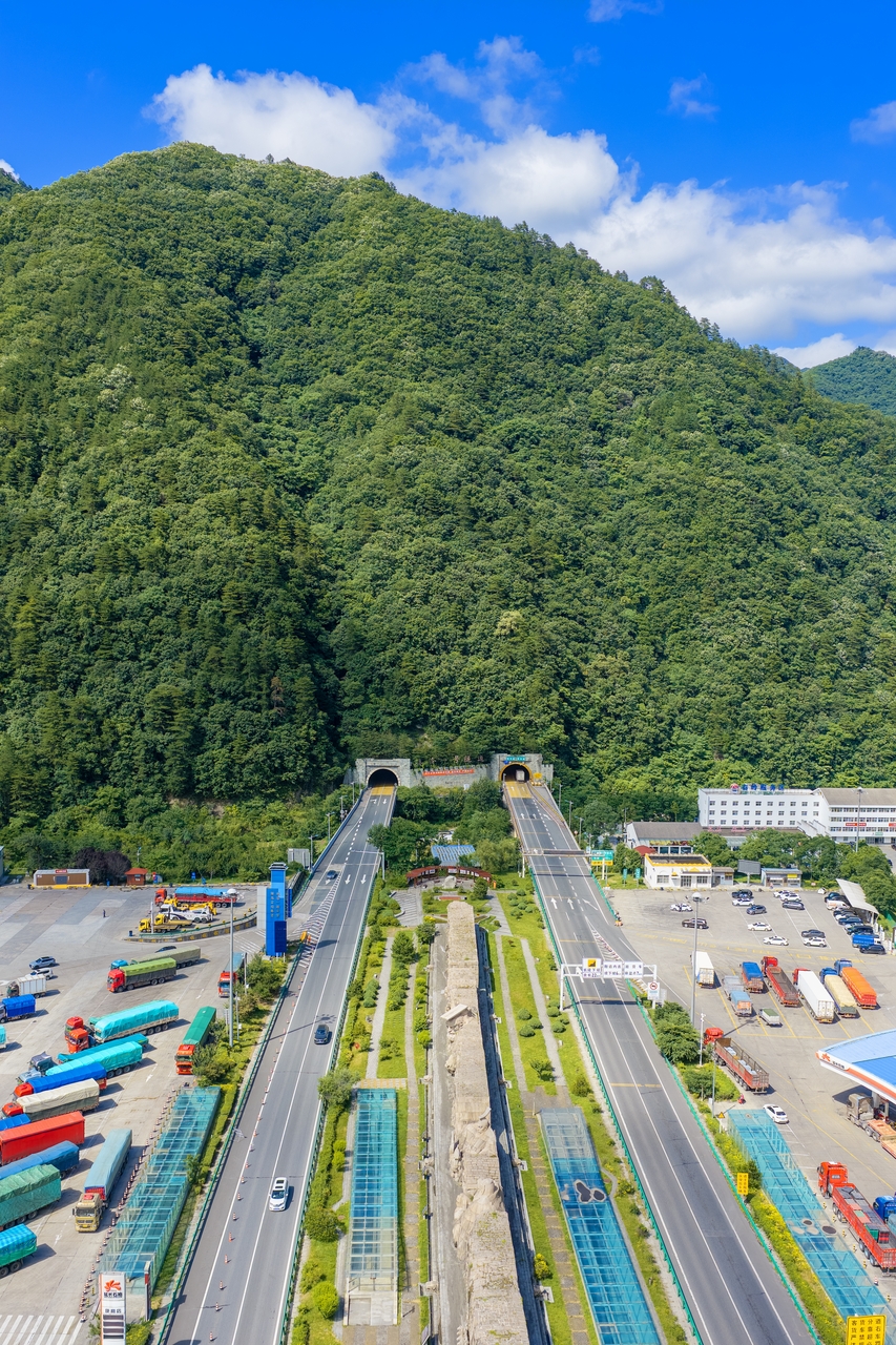 独家：秦岭海拔最高的服务区，京昆高速公路（G5）陕西秦岭服务区