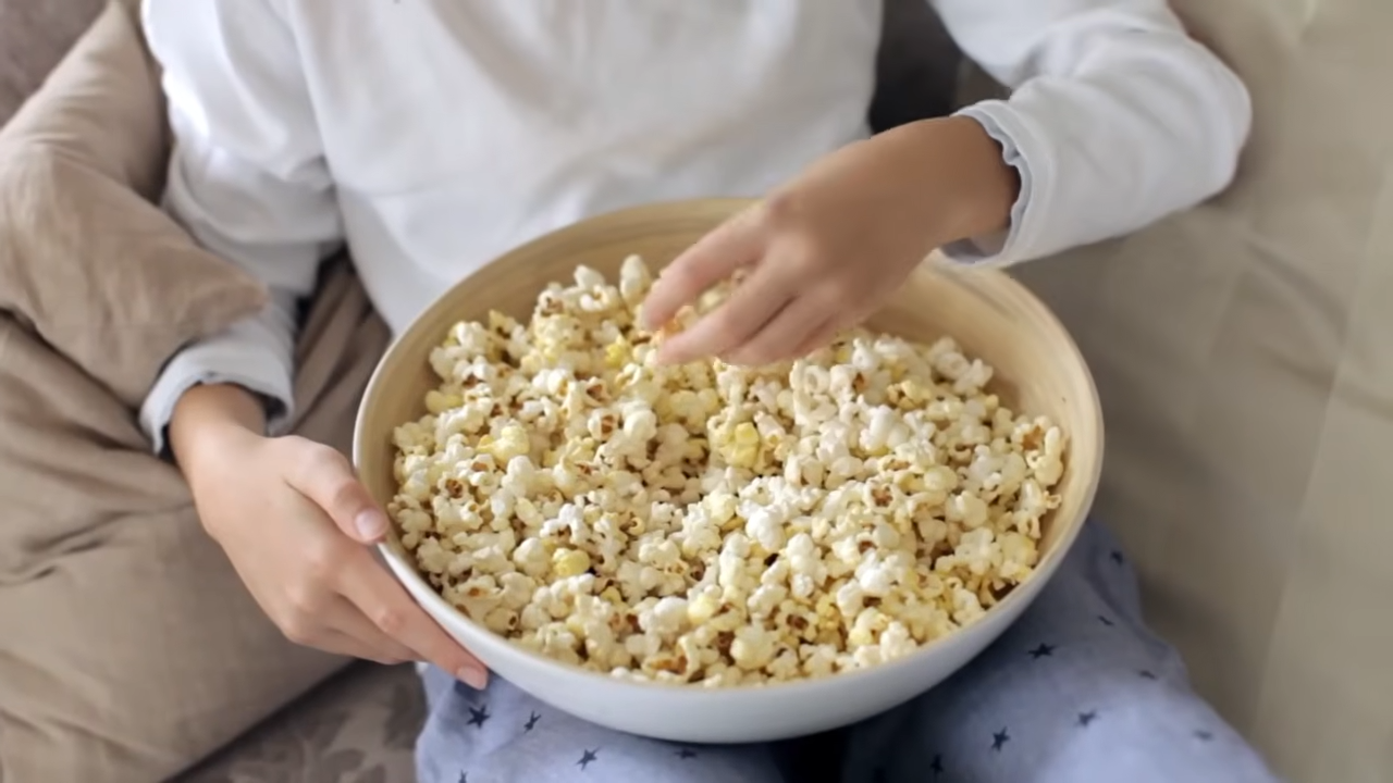 This cheap popcorn trick beats every microwave bag