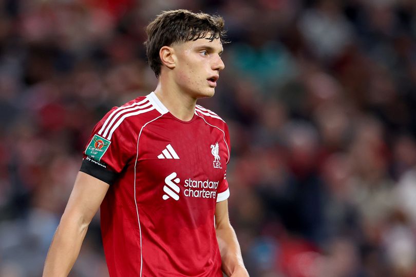 Giovanni Leoni of Liverpool in action during the Carabao Cup Third Round match between Liverpool and Southampton