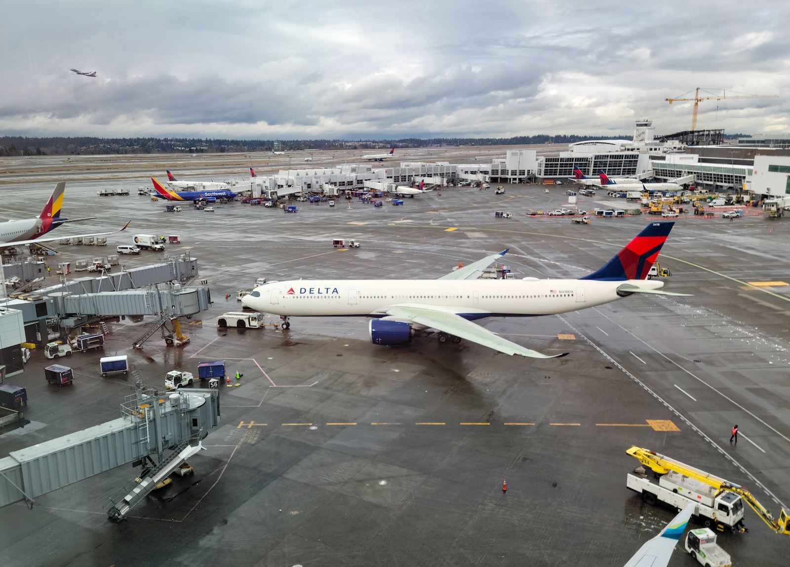 Delta takes on Alaska with restored Asia route