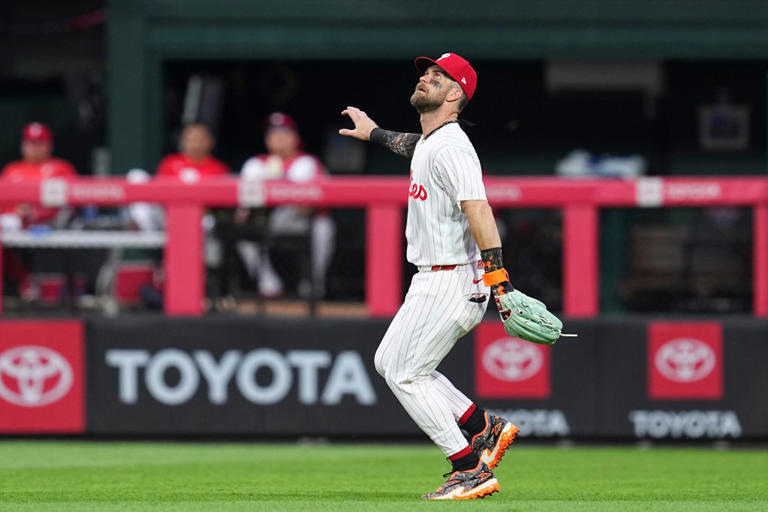 Phillies believe in Bryce Harper's ability in right field: 'He can throw'