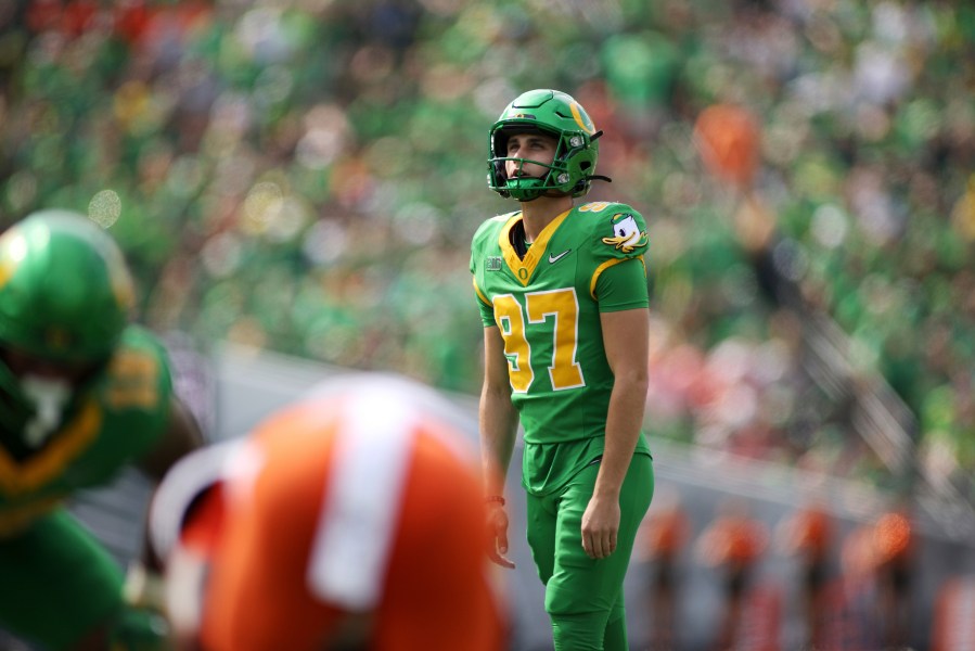 West Linn's Gage Hurych looking to nab starting kicking job for Ducks