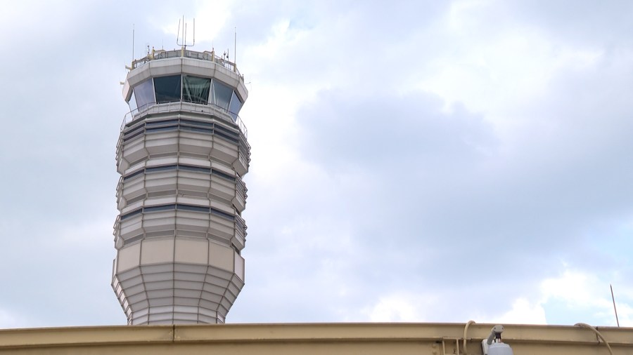 Radio communication issue between Marine One, Reagan National Airport raises safety concerns
