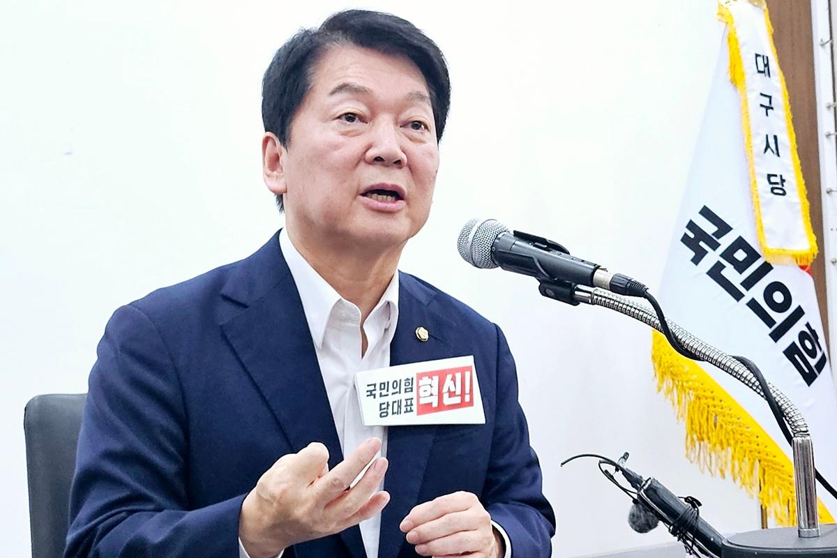 “사실상 부도 위기”… 李, 성적표 받았다