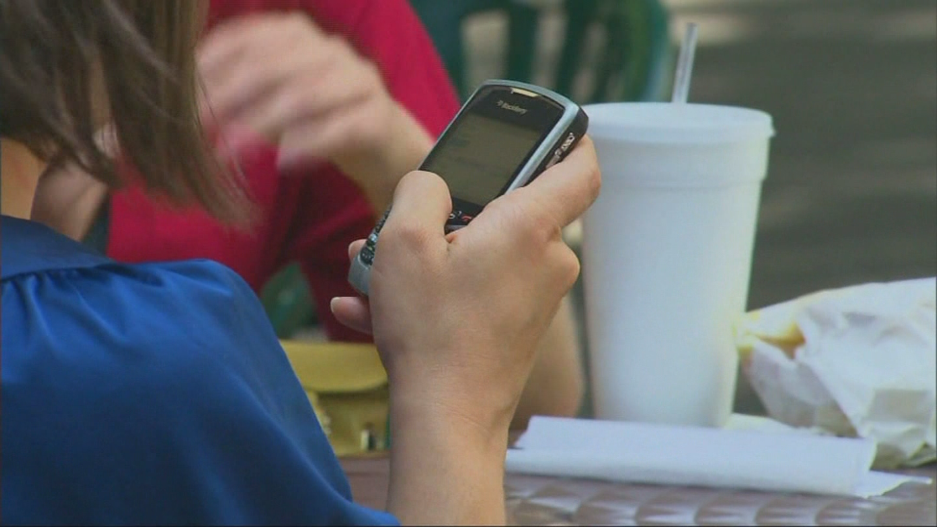 Parents, students react to Indiana school cellphone ban Indianapolis Shortridge High School parents and students react to state's classroom cellphone ban