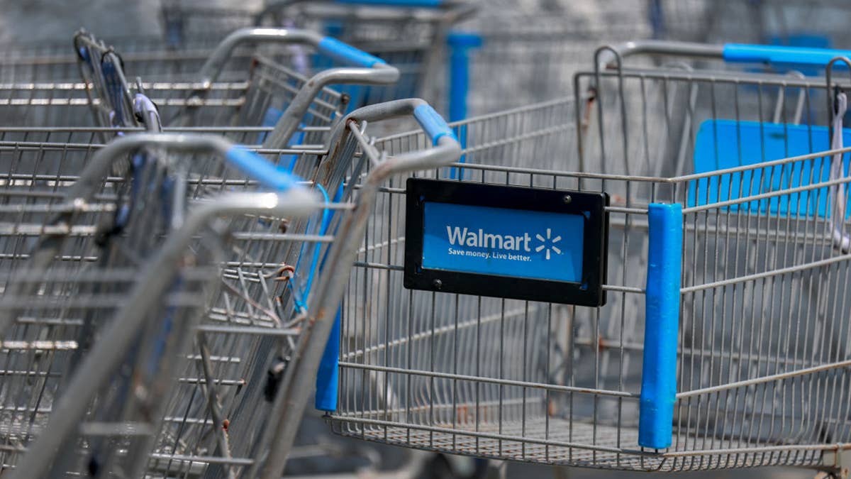 Walmart is selling a 'powerful' industrial floor fan for only $50, and it 'really cools' down the garage