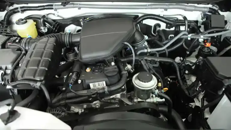 Land Cruiser FJ gunakan mesin bensin 2TR-FE yang halus (Foto : Otodriver/OtoDriver)
