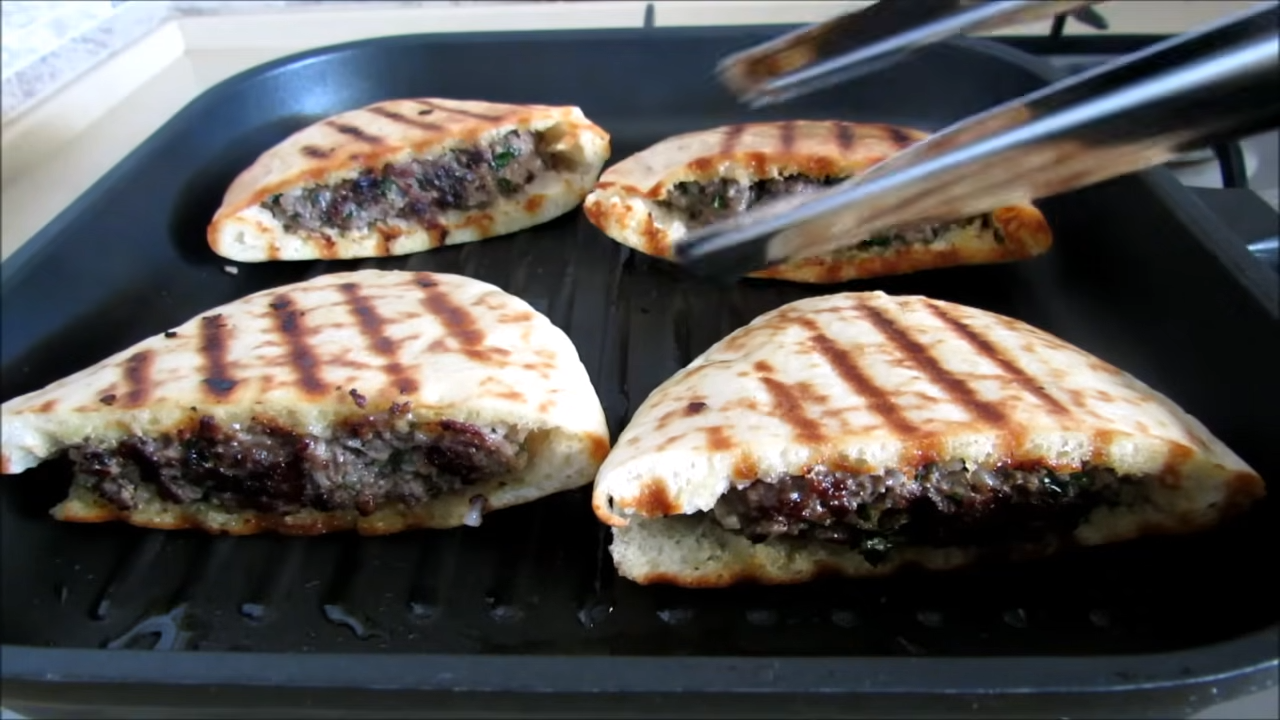 This crispy meat-stuffed pita is dangerously easy to make, crispy ...