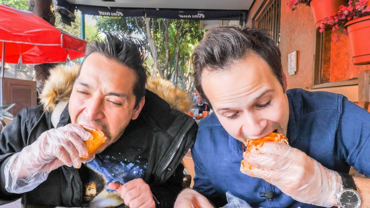 this-is-the-side-of-mexican-street-food-most-tourists-never-find