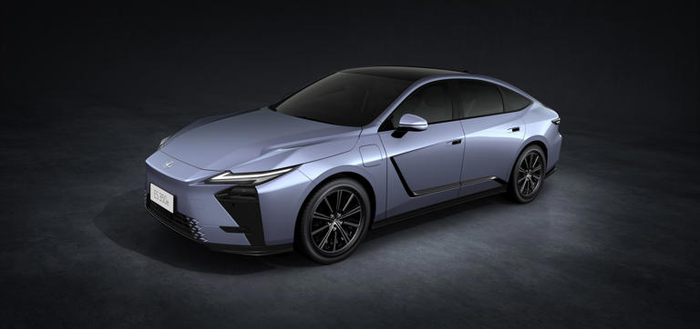 Lexus ES เจนฯ 8 ใหญ่ขึ้น โฉบเฉี่ยวขึ้น 2 ทางเลือก ‘ไฮบริด-EV’