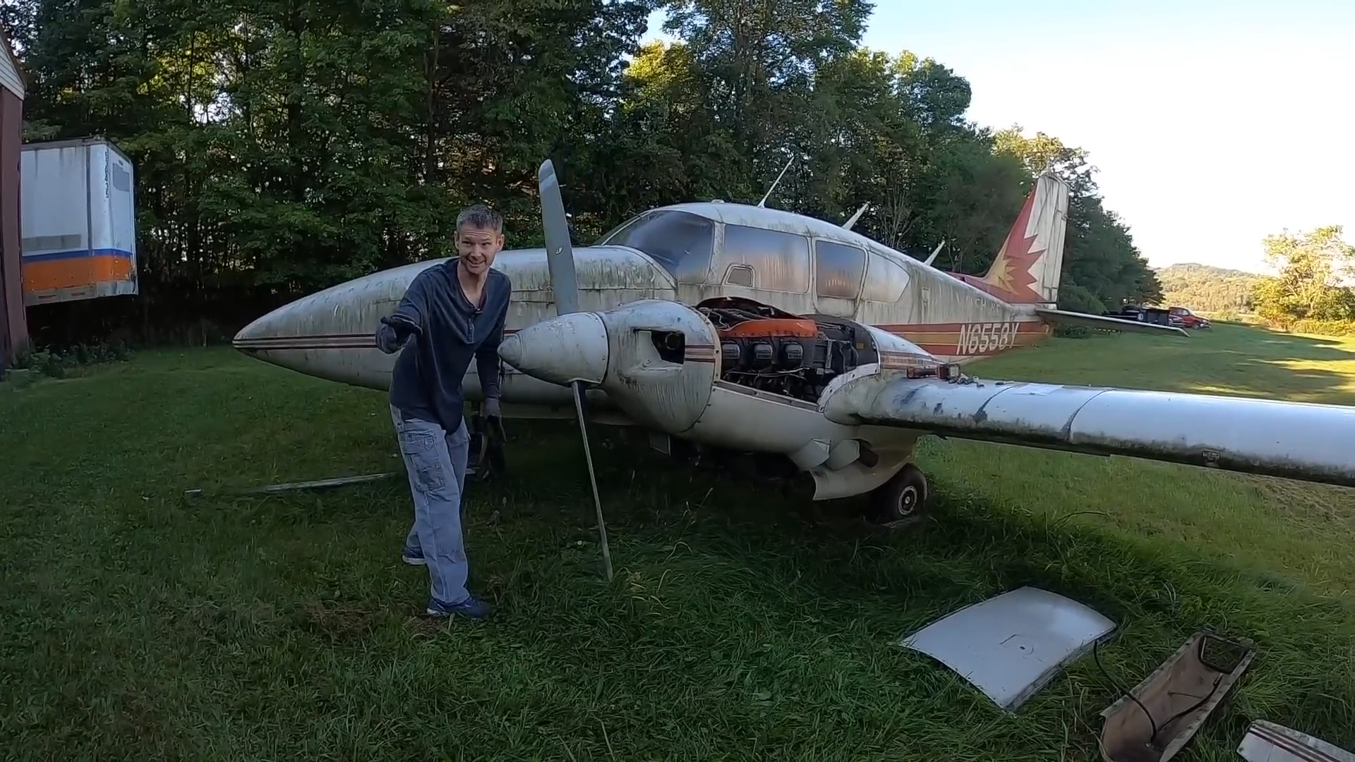 Abandoned airplane – will it start after 7 years? Aztec twin turbo!