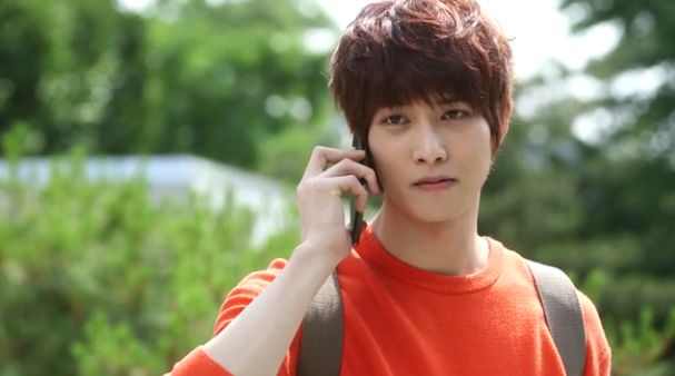 Cựu thành viên CNBLUE Lee Jonghyun tiết lộ đã lập gia đình, đang ly hôn