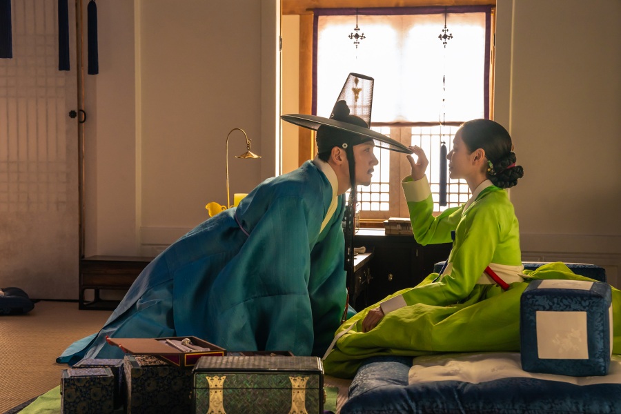 Son Ye Jin, Ji Chang Wook trong làn sóng đưa phim điện ảnh lên màn ảnh nhỏ